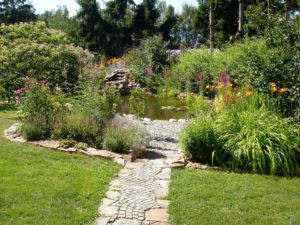 Gartengestaltung mit jahreszeitlicher Bepflanzung 